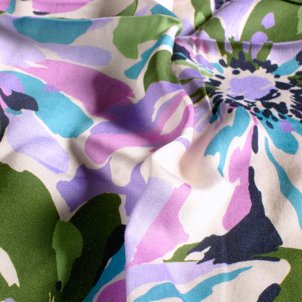 Viscose Satin fabrik Blumen Helllila