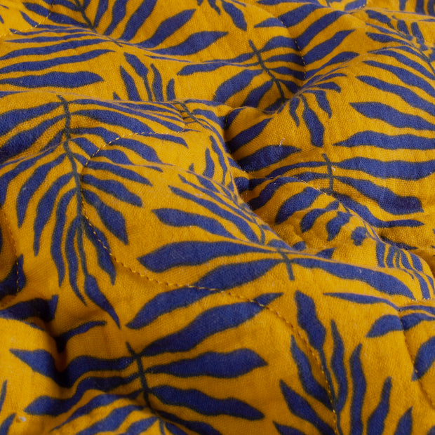 Muslin bounded fabric Abstract Oker