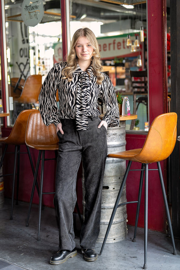 Borken Crepe fabric Abstract Black